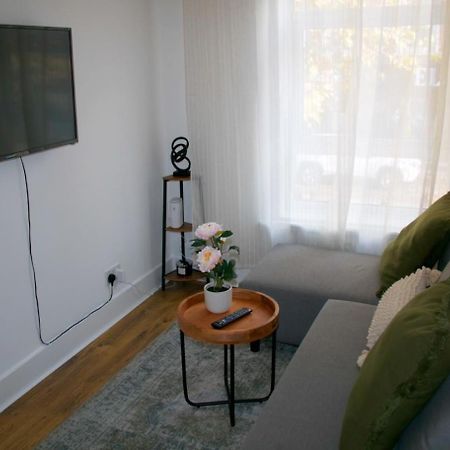 Stylish Cosy 1 Bedroom Flat ロンドン エクステリア 写真