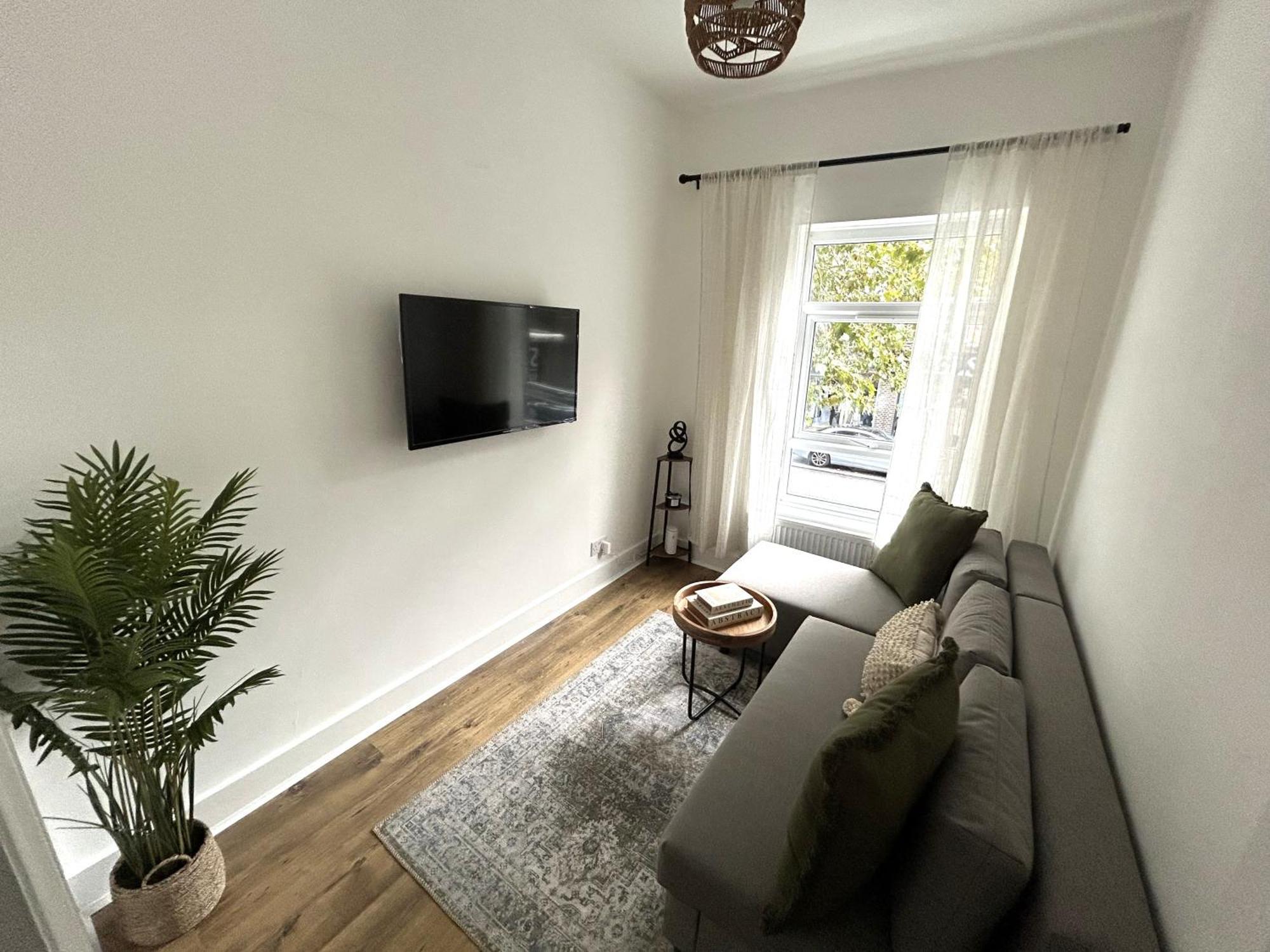 Stylish Cosy 1 Bedroom Flat ロンドン エクステリア 写真